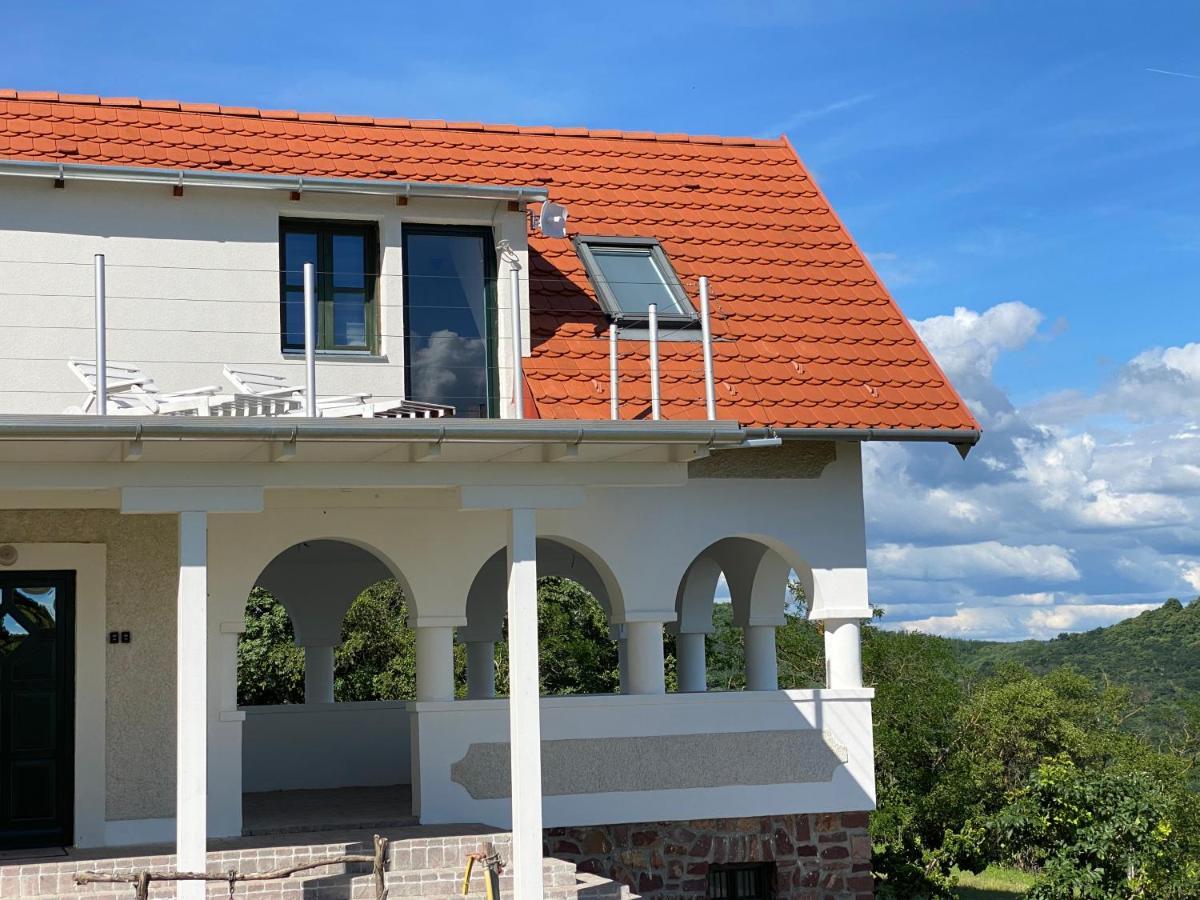 Chateau Segesdi Borapartman Gyulakeszi Kültér fotó